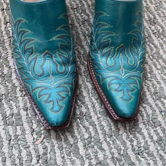 Charlie 1 Horse Teal slip on mules size 6B - Picture 5 of 10
